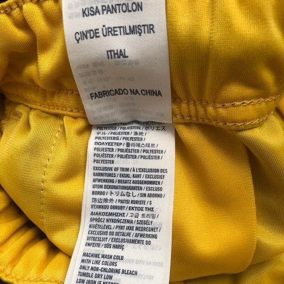 Abercrombie black and yellow drawstring athletic shorts - Picture 3 of 5